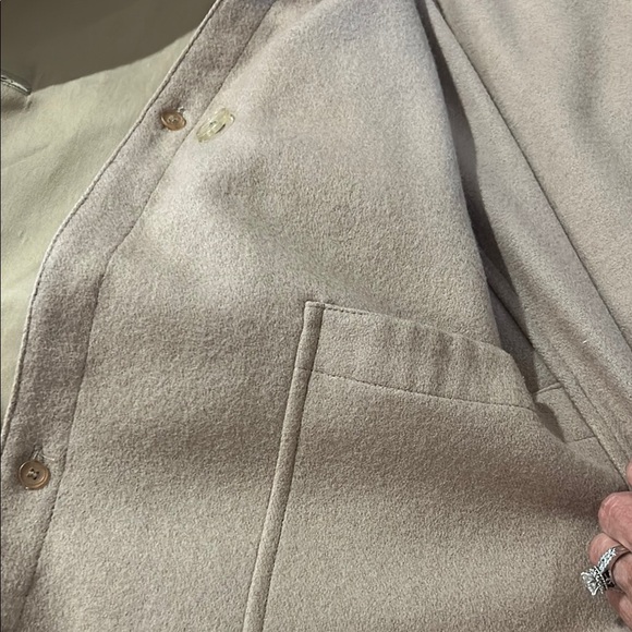 Worthington Beige Trench Coat with Belted Waist and Epaulettes Fully lined wool - Picture 8 of 17